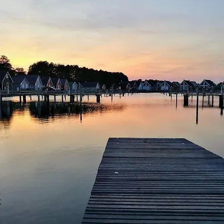 Ferienhaus Reihe 1 Direkt Am Wasser Bis Zu 5 Personen Σπίτι διακοπών Zerpenschleuse